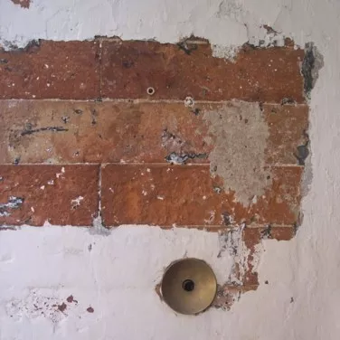 वो क्षेत्र जहाँ मानसून के समय सबसे ज्यादा सीलन या रिसाव की संभावना होती है